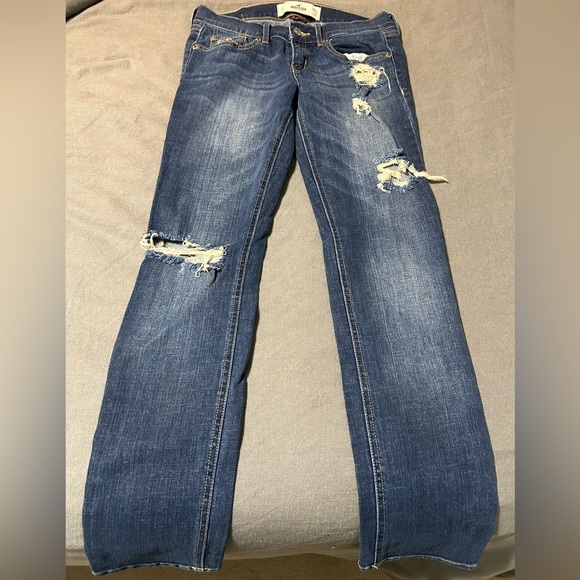 Hollister jeans. Size 3s w26 l31. Lightly worn. - Picture 3 of 3